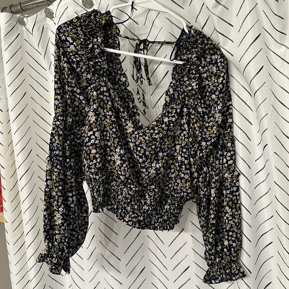 Milk & Honey long sleeve crop blouse